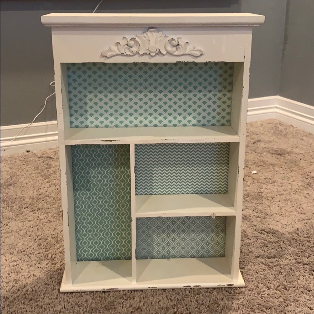 Small shelf organizer